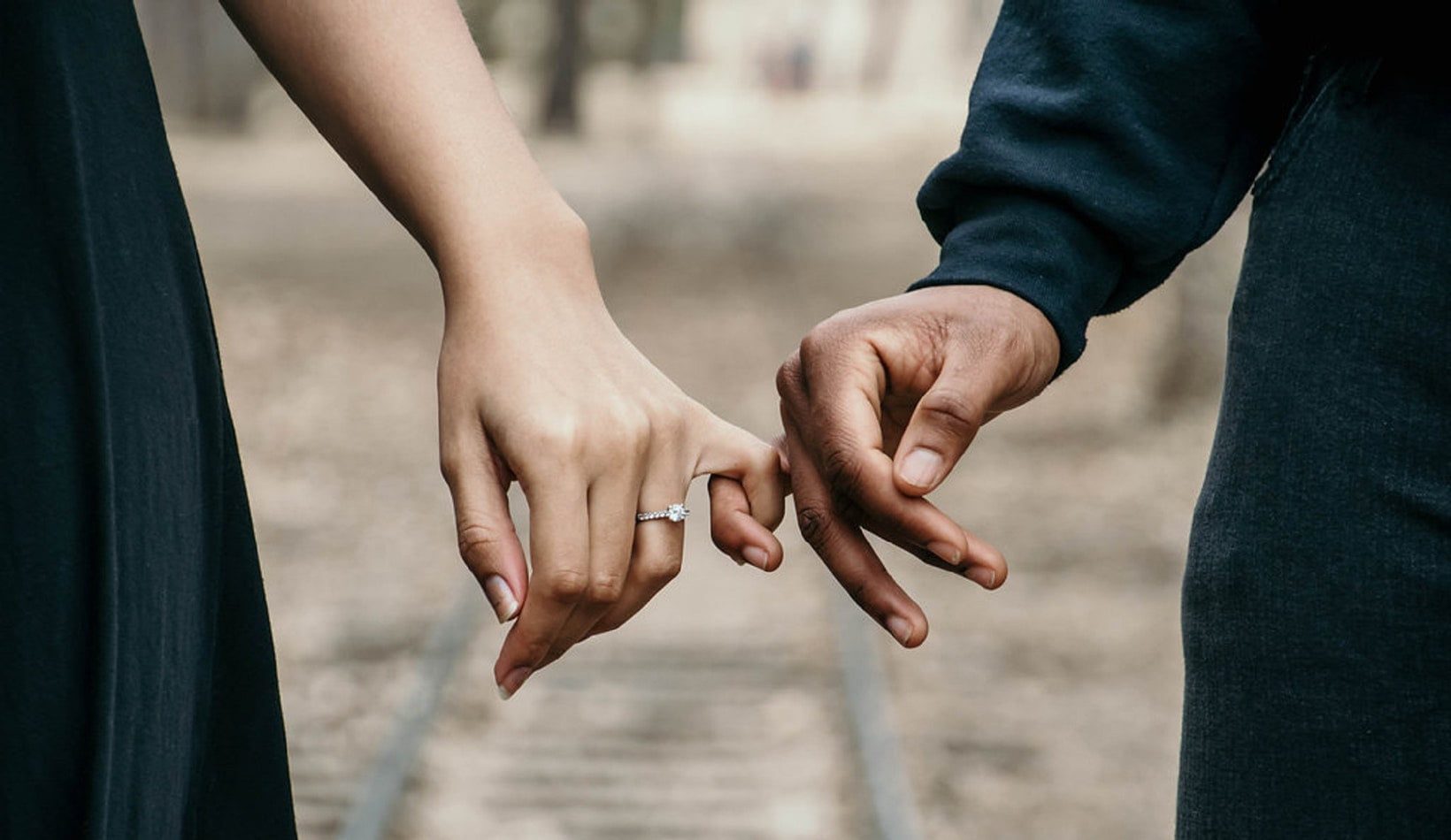 10 Genuine Signs of Healthy and Unhealthy Relationships